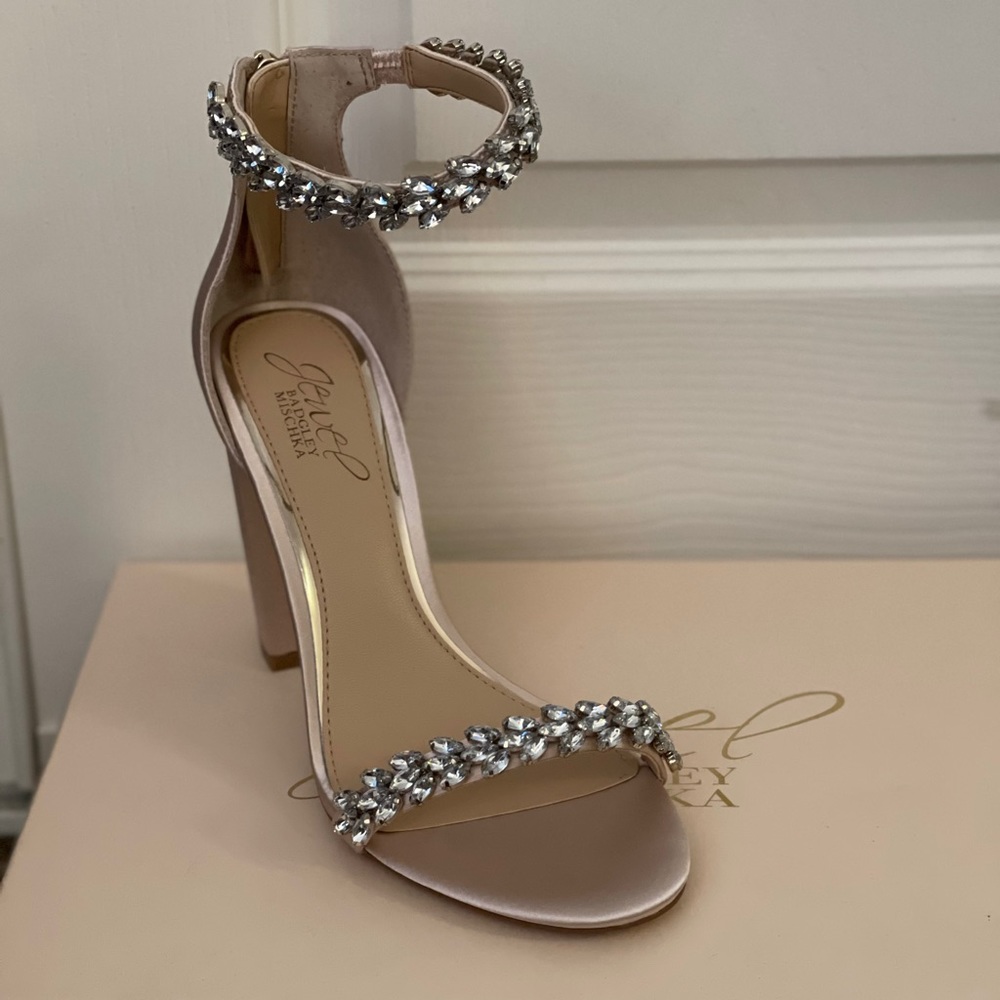 Jewel by Badgley Mischka shoes size 7